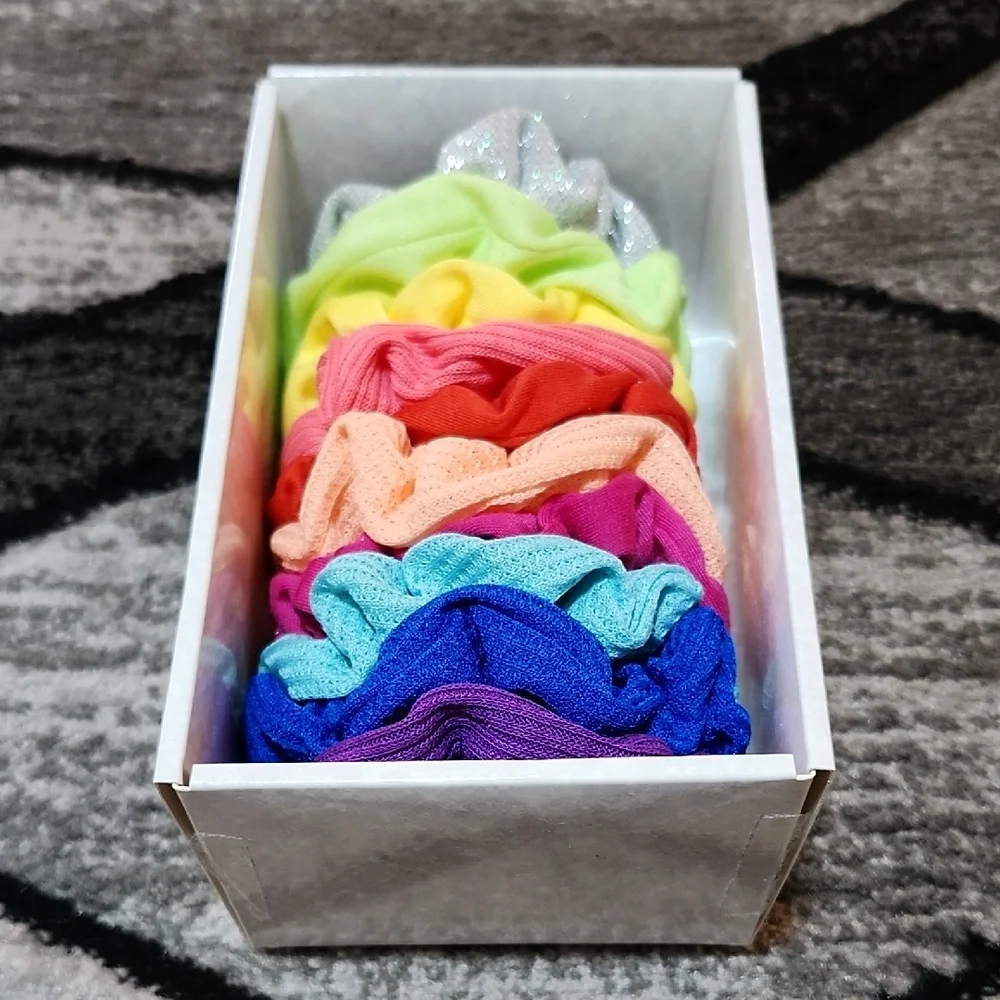 SCUNCI GLAM SPARKLE & SHINE ASSORTED RAINBOW COLORS SCRUNCHIES GIFT-SET